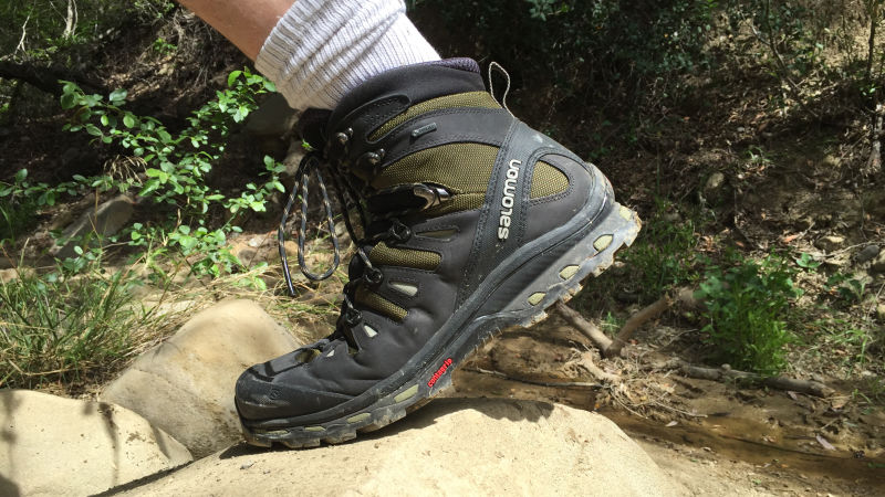 salomon men's hiking footwear